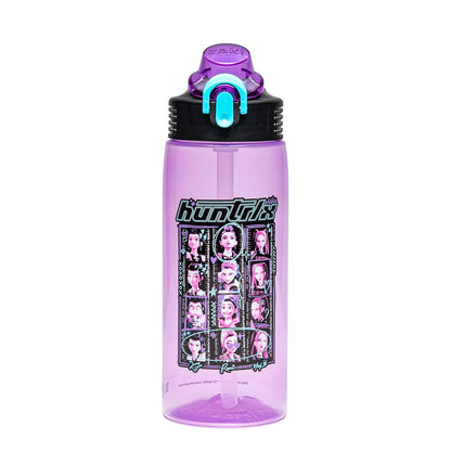 Zak Designs KPop Demon Hunters - Botella de agua de salvia para la escuela o los viajes, botella de agua de plástico duradera de 25 onzas con popote, mango y a prueba de fugas, cubierta de boquilla
