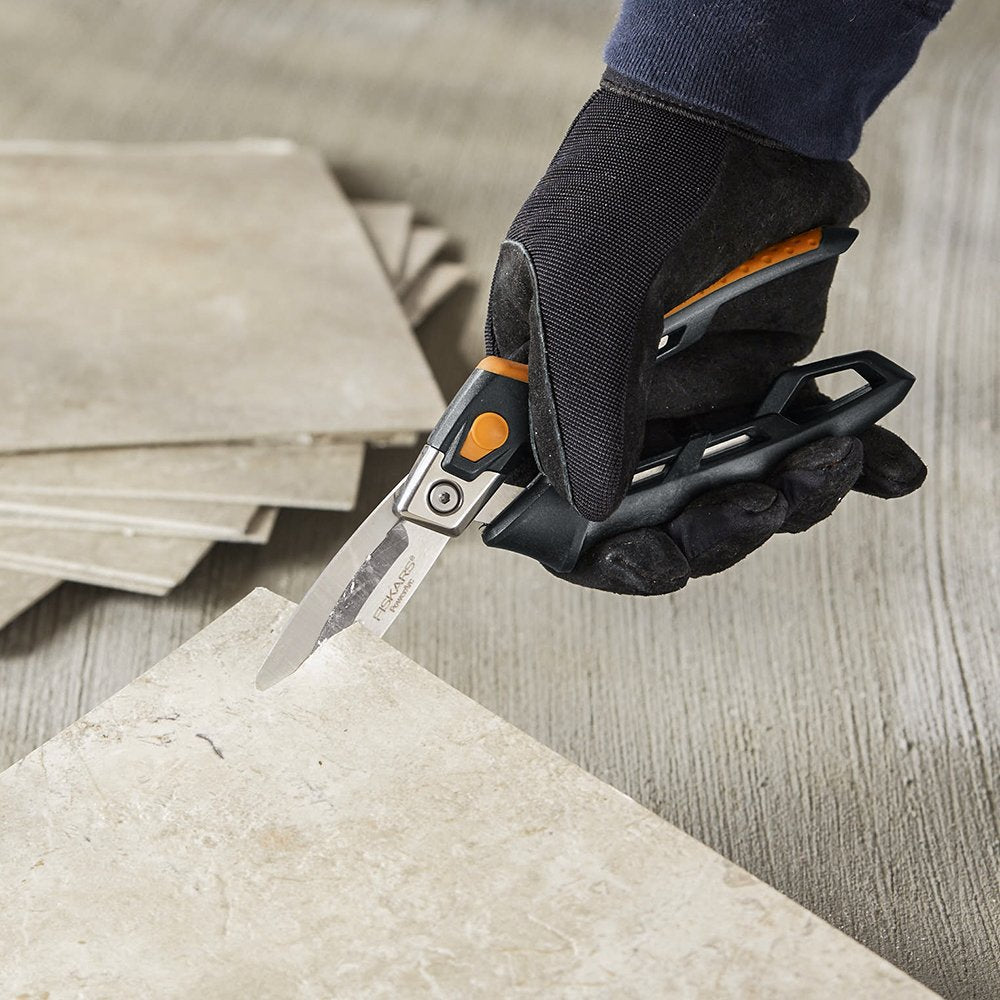 Fiskars Tijeras PowerArc Utility (8 pulgadas) | Cortes de mango asistido por resorte compensados desde arriba o abajo, las cuchillas PowerArc facilitan los cortes y las