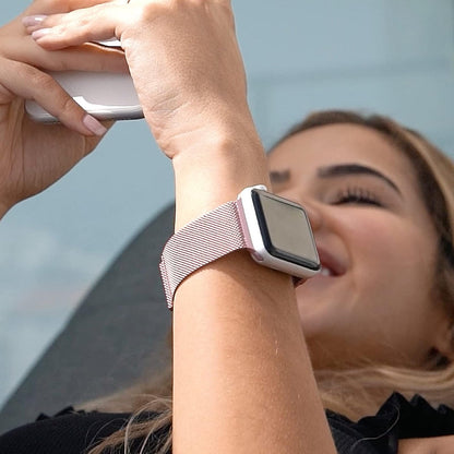 TALK WORKS Correa magnética Ajustable para Apple Watch Compatible con 42 mm, 44 mm, 45 mm, Correa de Malla de Acero Inoxidable para Mujeres y Hombres (Rosa)