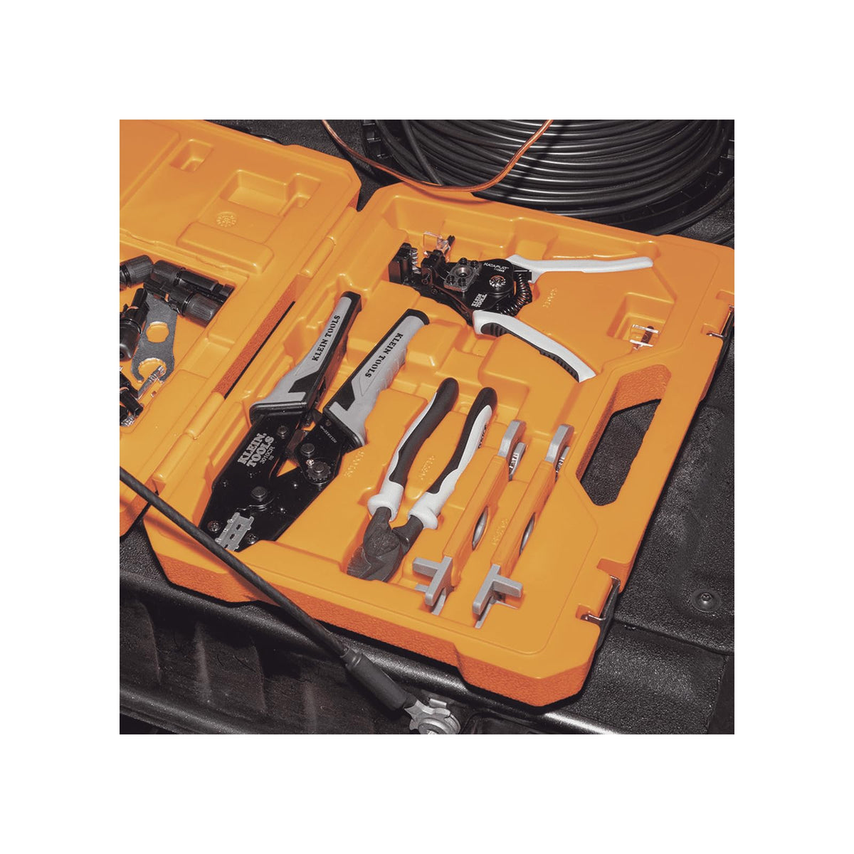 KLEIN TOOLS 92919S | Juego De Herramientas Solares | Kit Completo | Kit de herramientas para instalación solar segura; este set de herramientas agiliza corte, pelado y conexión de cableado.