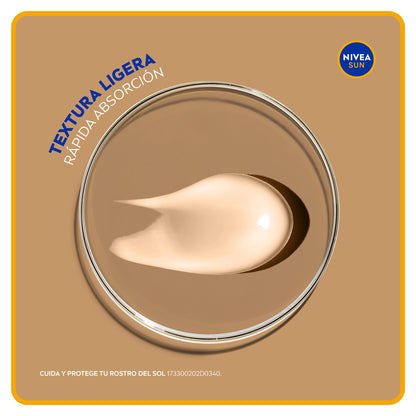 Protector Solar Facial NIVEA SUN Control Brillo Tono Claro, Cobertura de Larga Duración FPS 50+ 50ml