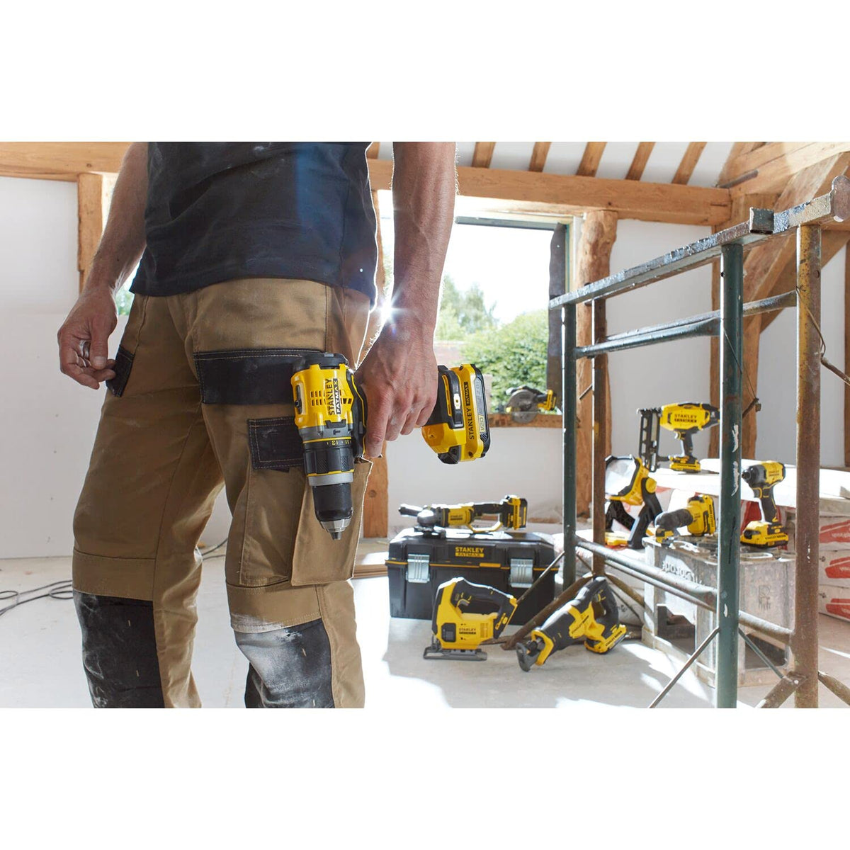 STANLEY Cargador Para Batería De Ión De Litio 2A 20V. Sistema V20 (SC200-B3)