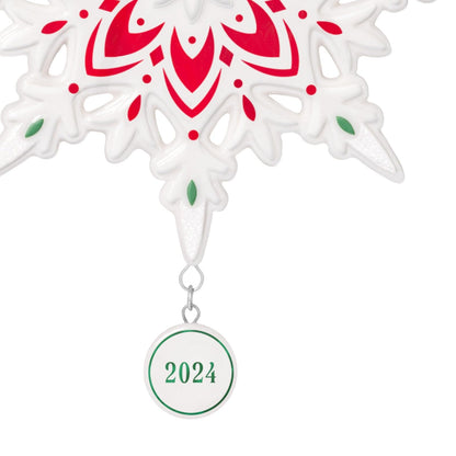 Hallmark - Adorno navideño de Recuerdo 2024, Copo de Nieve 2024, Porcelana, Copo de Nieve