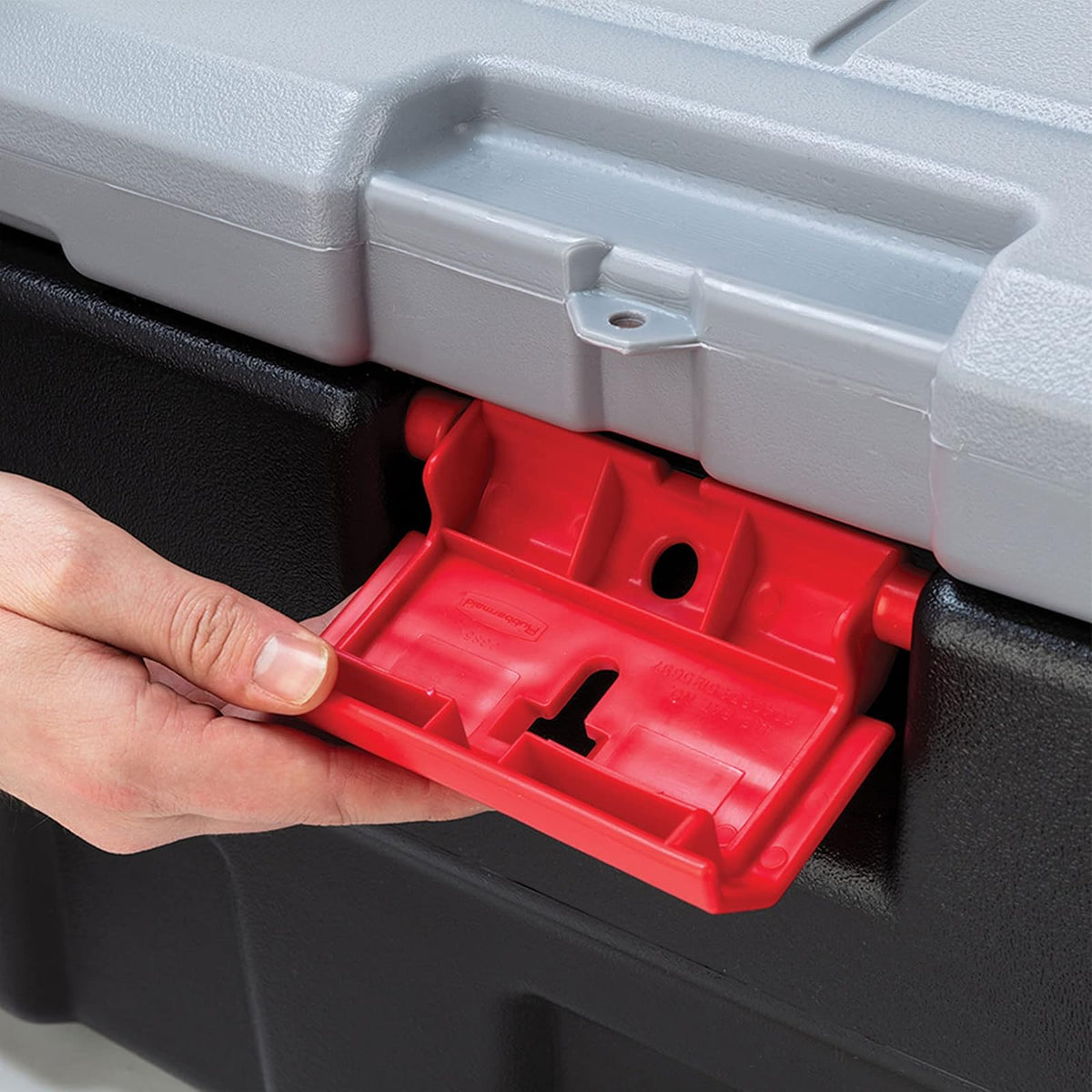 Rubbermaid ActionPacker 48 galones con contenedores de 8 galones anidados, contenedores de almacenamiento bloqueables, industriales, resistentes con tapas