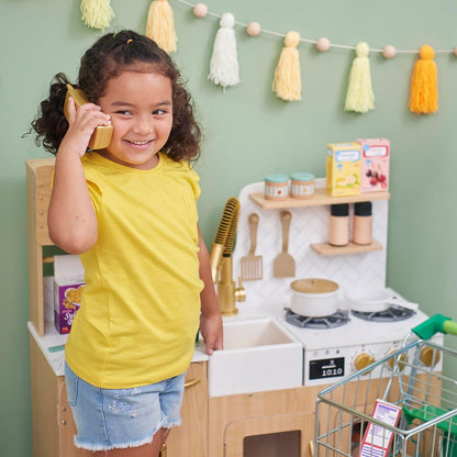 Teamson - Juego de Cocina para niños pequeños de Chipre con 14 Accesorios, Juego de Cocina de Juguete de Madera para niños de 1 a 8 años, estación de Cocina Montessori, Roble Claro/Blanco