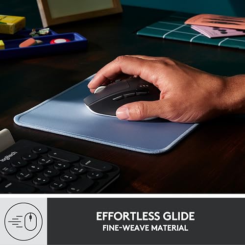 Logitech Mouse Pad - Studio Series, con Base de Caucho Antideslizante, Superficie Resistente a Salpicaduras, Materiales Durables, Portátil, Diseño Fresco y Moderno - Azul Claro
