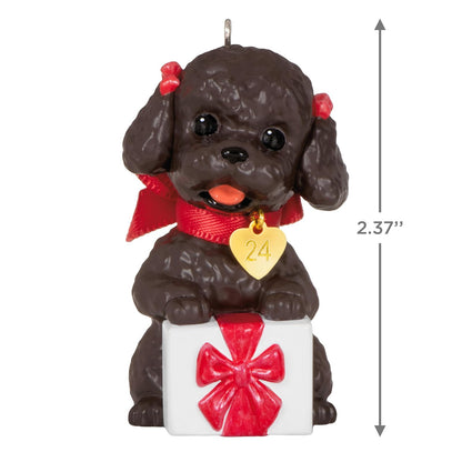 Hallmark - Adorno de Navidad 2024, Cachorro Love Caniche 2024, Regalos para Amantes de los Animales