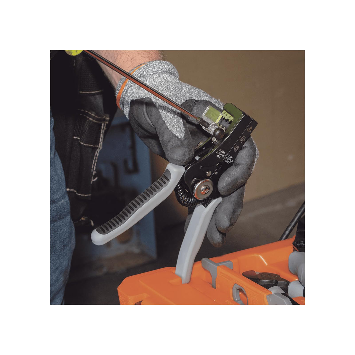 KLEIN TOOLS 92919S | Juego De Herramientas Solares | Kit Completo | Kit de herramientas para instalación solar segura; este set de herramientas agiliza corte, pelado y conexión de cableado.