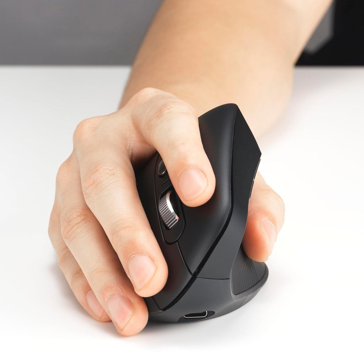 Kensington Mouse ergonómico Vertical inalámbrico Recargable Pro Fit™ Ergo MY630 EQ, 1 Pieza. K72484NA