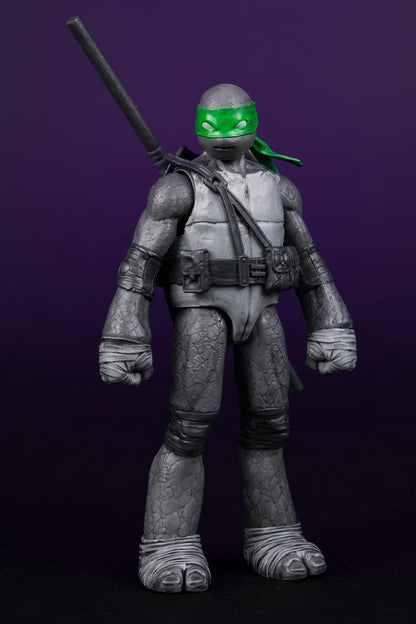Mcfarlane Figure with Comic: TMNT Tortugas Ninja - Donatello Black White & Green Variant 5 Pulgadas