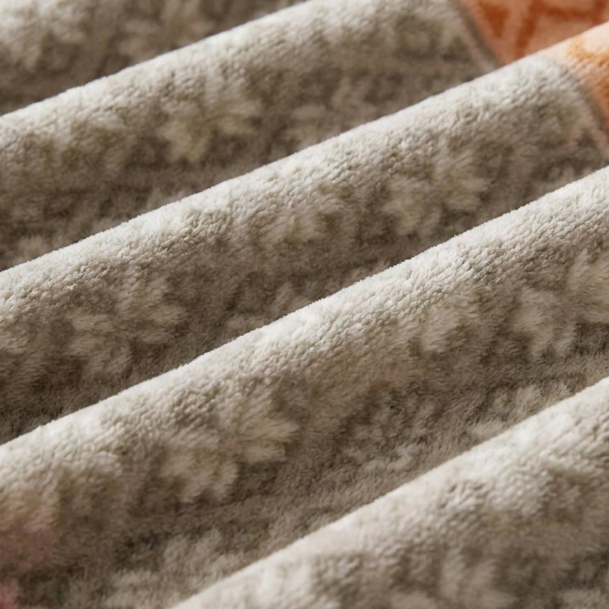 Eddie Bauer - Manta de Forro Polar Cepillado con Reverso Sherpa, Suave y acogedora decoración del hogar para Cama o sofá (Fair Isle Khaki, 50 x 70 Pulgadas)