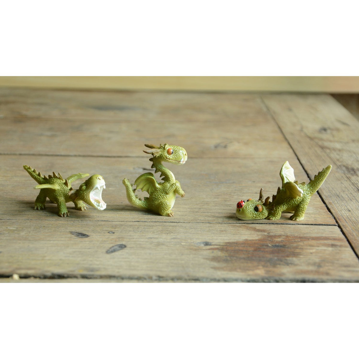 Top Collection 4414 Miniature Fairy Garden & Terrarium Mini Dragon Playing with Ladybug Statue, Small
