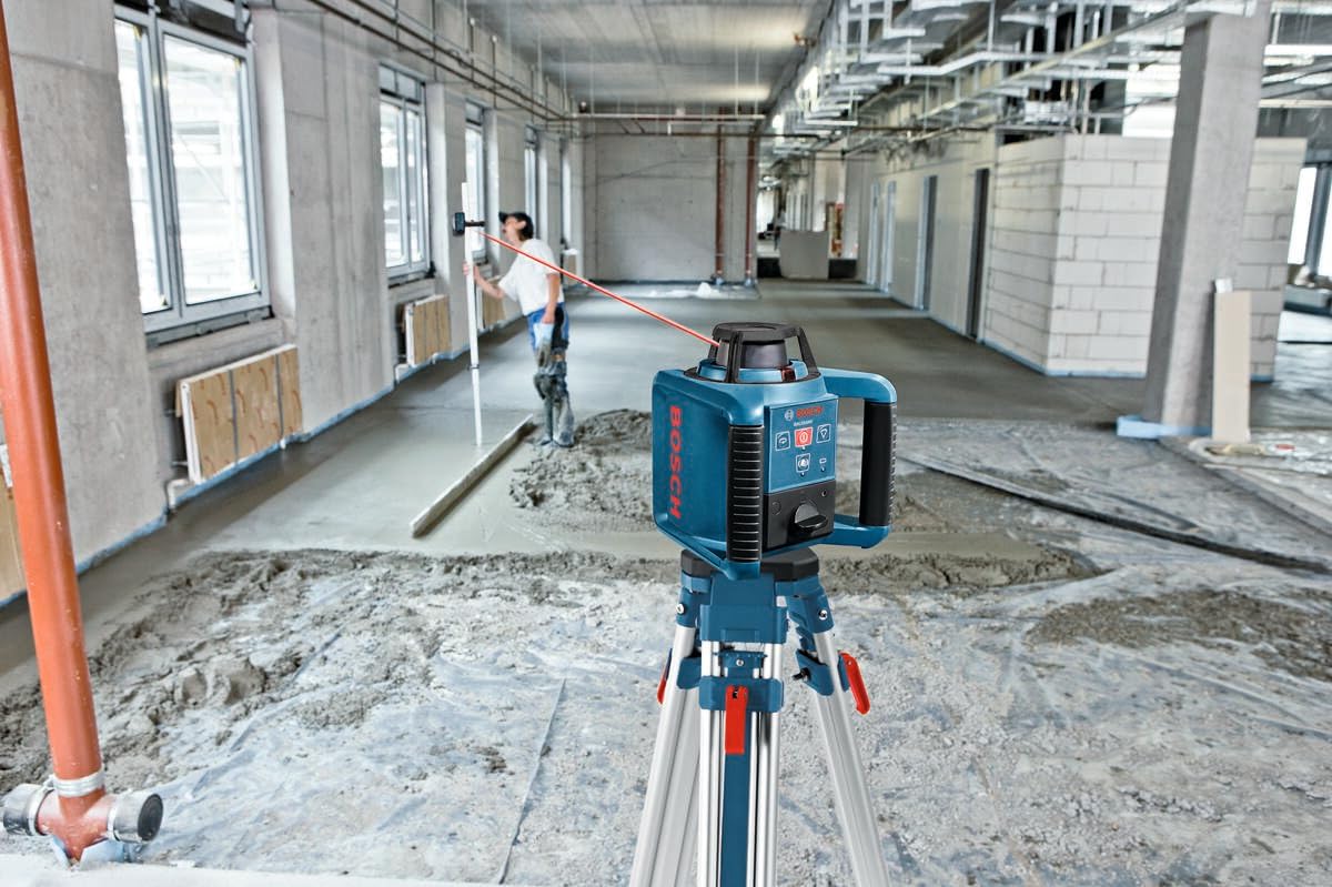 Bosch BT160 63 Pulgadas. Trípode de contratistas de Aluminio | Construcción de aluminio, altura ajustable, montaje seguro, contratistas, montaje estable, topografía, construcción, exterior