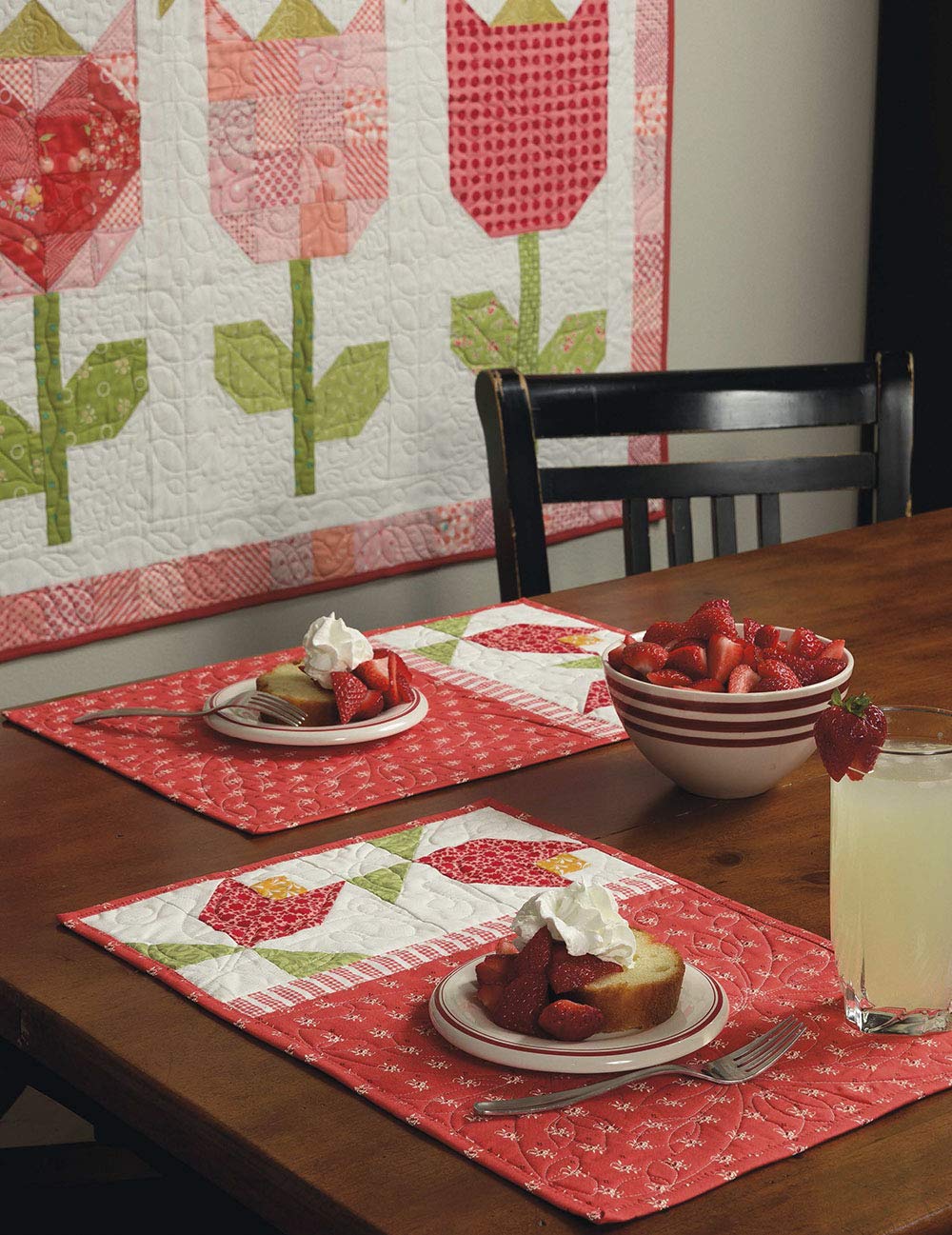 Pat Sloan's Celebrate the Seasons: 14 Easy Quilts and Companion Projects