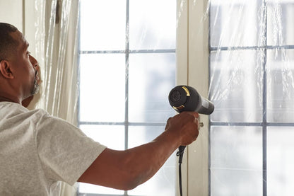 Duck Brand 288069 - Kit de aislamiento para ventanas de invierno – Cubiertas de película retráctil enrollada con sello de ventana de hasta 15 ventanas de 3 x 5 pies, cinta de ventana incluida, fácil