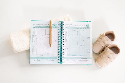 Pearhead - Libro diario para bebé, 50 páginas fáciles de llenar para rastrear y controlar el horario de tu bebé recién nacido, rastreador diario para nuevos padres