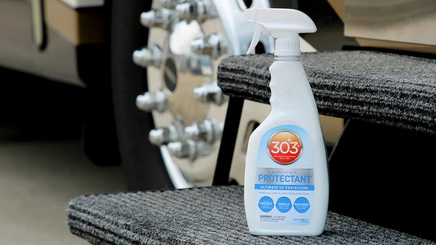 303 Productos (30308CSR) Spray protector UV para vinilo, plástico, goma, fibra de vidrio, cuero y más - Repelente de polvo y suciedad - No tóxico, acabado mate, 16 onzas líquidas oz., Blanco