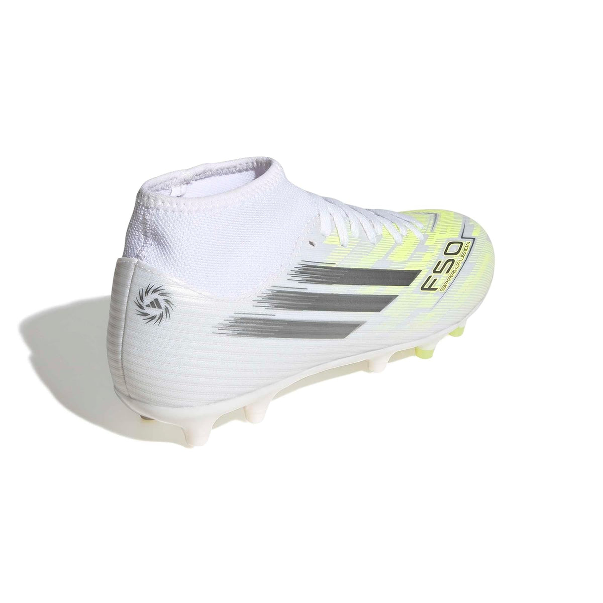 adidas F50 Spackfusion Club Tacos de Fútbol para Mujer Tracción Sprintplate Fusion Terreno Firme/Pasto Artificial Tipo Corte Medio Color Blanco, 28.5 cm