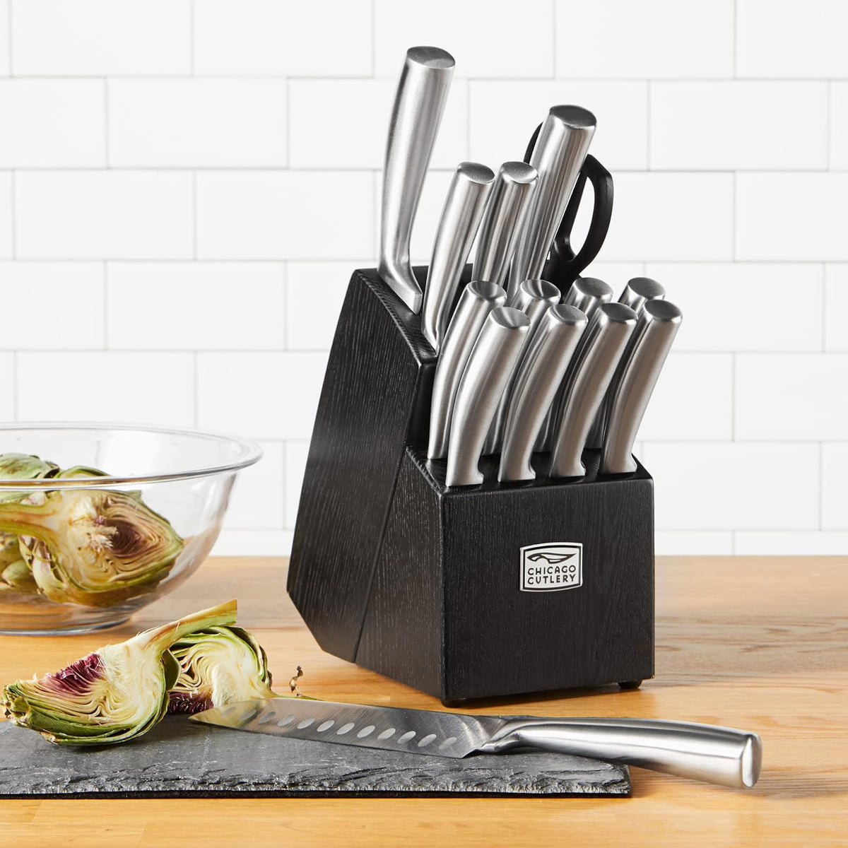 Chicago Cutlery Malden (16 piezas) Juego de bloques de cuchillos de cocina con bloque de madera y afilador integrado, asas contorneadas y juego de cuchillos de chef profesionales de acero inoxidable