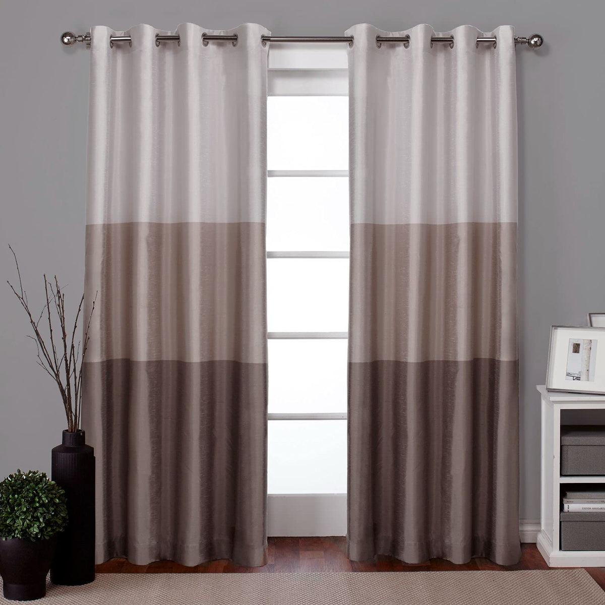 Exclusive Home Cortinas Chateau de Rayas en Seda Sintética con Ojales - Marrón topo - 137.2An x 243.8Al cm (2 Paneles)