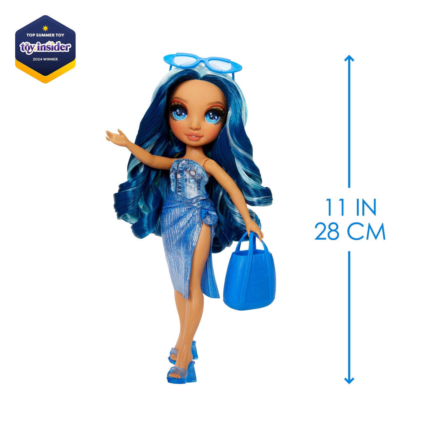 Rainbow High Swim & Style - Skyler (Azul) - Muñeca de 28 cm con Pareo para más de 10 Estilos - Traje de baño removible, Sandalias, Accesorios - para niños y niñas - Edades: 4-12 años