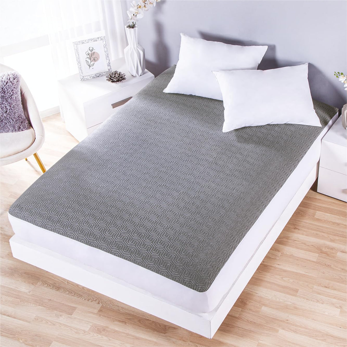 Colchas Concord Protector de Colchón con Carbón Activado, Color Blanco, 45% Bambú y 55% Poliéster, Tamaño King Size, Cubre Colchón Suave Que Protege contra Polvo, Manchas y Desgaste, 1 Pieza