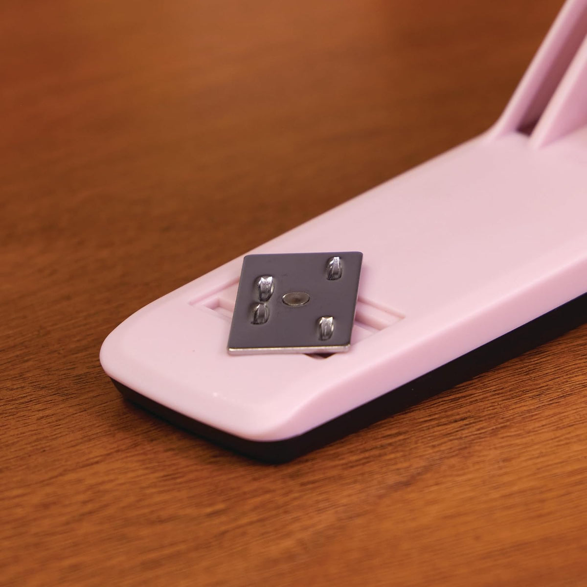 Swingline Grapadora, capacidad de 20 hojas, grapadora de computadora 545, color rosa rubor (S7054513)