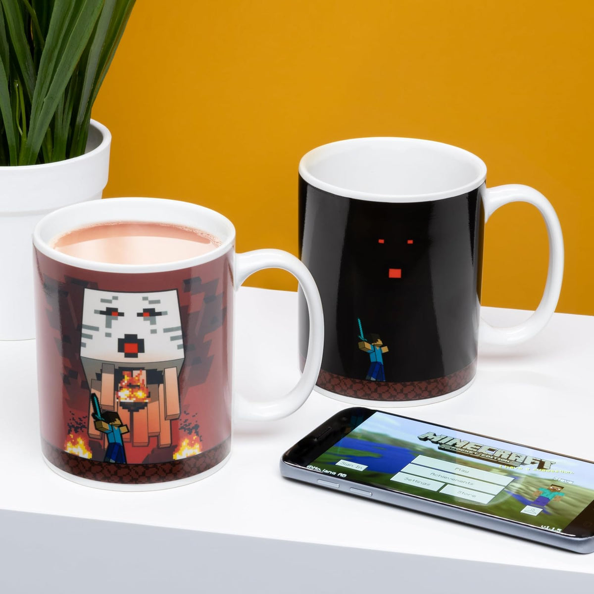 Paladone - Taza de cerámica de Nether y Steve con licencia oficial de Minecraft que cambia de color con el calor de las bebidas calientes, regalo para gamers, merchandising de la cultura pop, 300 ml