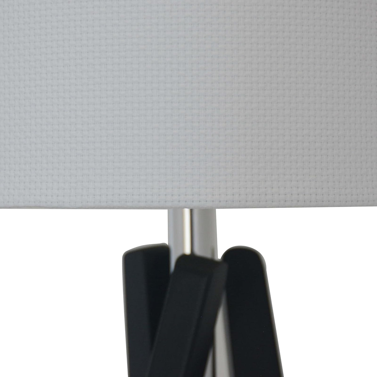 Luzerna CM-0256 Lámpara De Buro Xyla, Color Poplar Negro, 1 Unidad