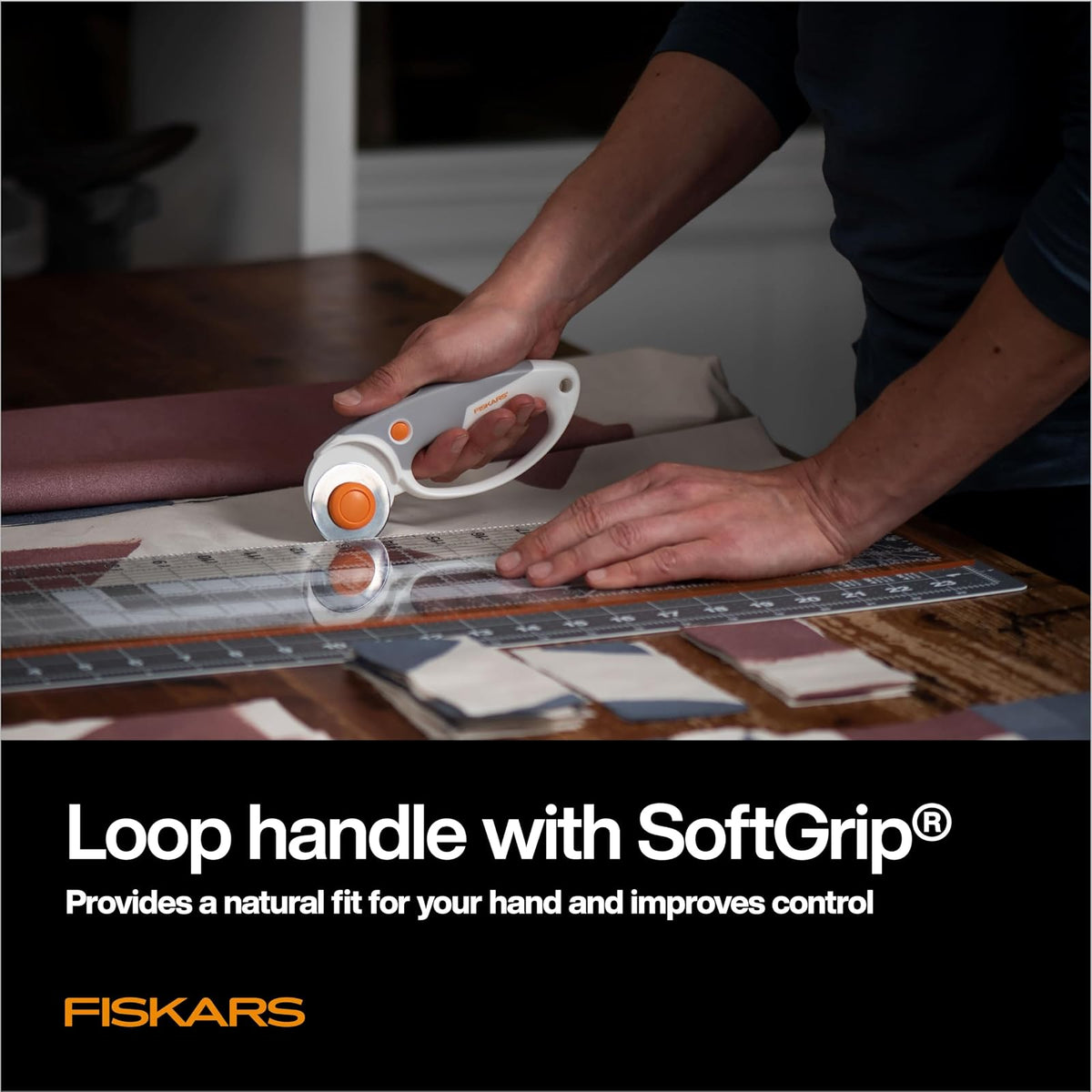 Fiskars - Cortador Rotativo de Bucle, Titanio, 45 mm, Mango de Agarre Suave