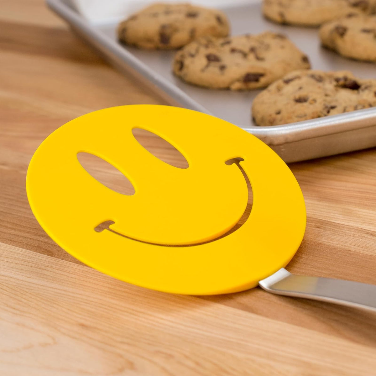 Tovolo Spatulart Smiley Face Nylon Flex Turner
