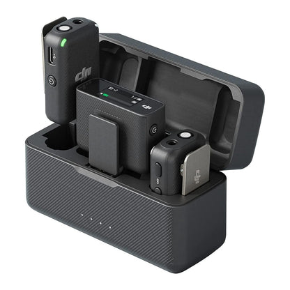 dji Micrófono (2 TX + 1 RX + Funda de Carga), micrófono inalámbrico Lavalier, Rango de 250 m, batería de 15 Horas, cancelación de Ruido, para PC, iPhone, Android, entrevista de grabación, Vlogs