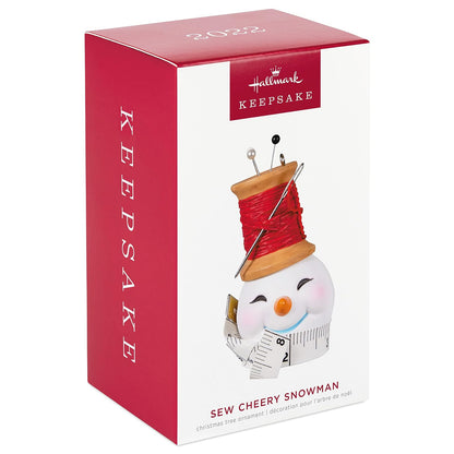 Hallmark - Adorno navideño de Recuerdo 2023, Coser Muy Feliz. Regalo para colchas, Artesanos, Abuela, mamá