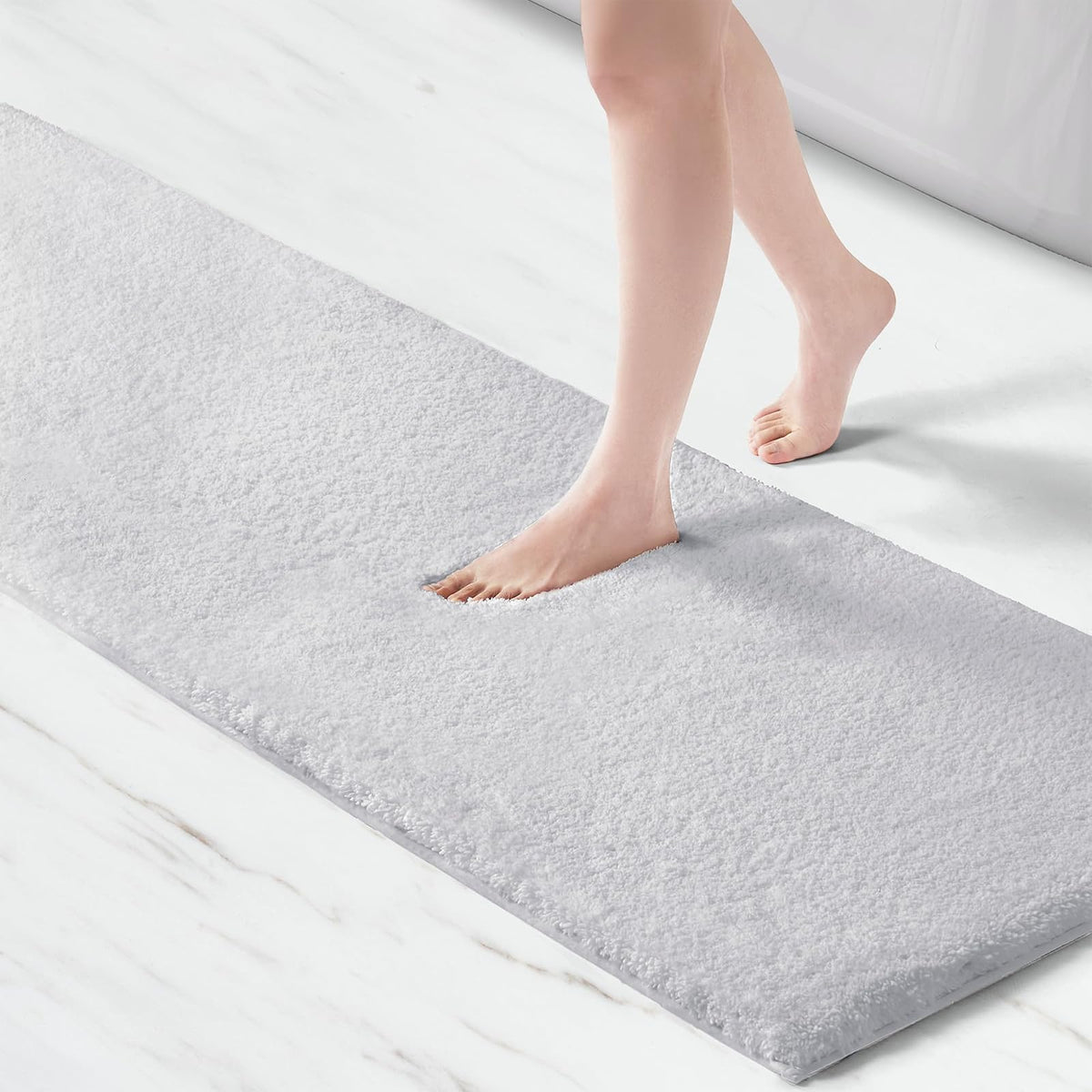 MADISON PARK SIGNATURE - Alfombra de Felpa Antideslizante, Absorbente, de Secado rápido, diseño de SPA, decoración de baño, malvavisco, 2 x 6 pies, Color Plateado