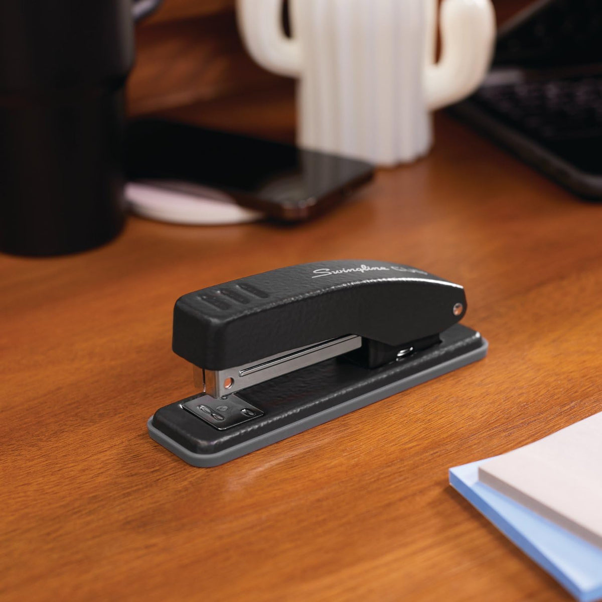 Swingline Cub Grapadora compacta de metal, negro mate (S701068)