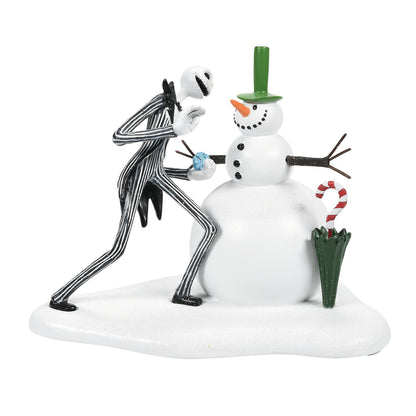 Department 56 Disney The Nightmare Before Christmas Village Accessories Jack Skellington ve su Primer muñeco de Nieve, 3.9 Pulgadas, Multicolor
