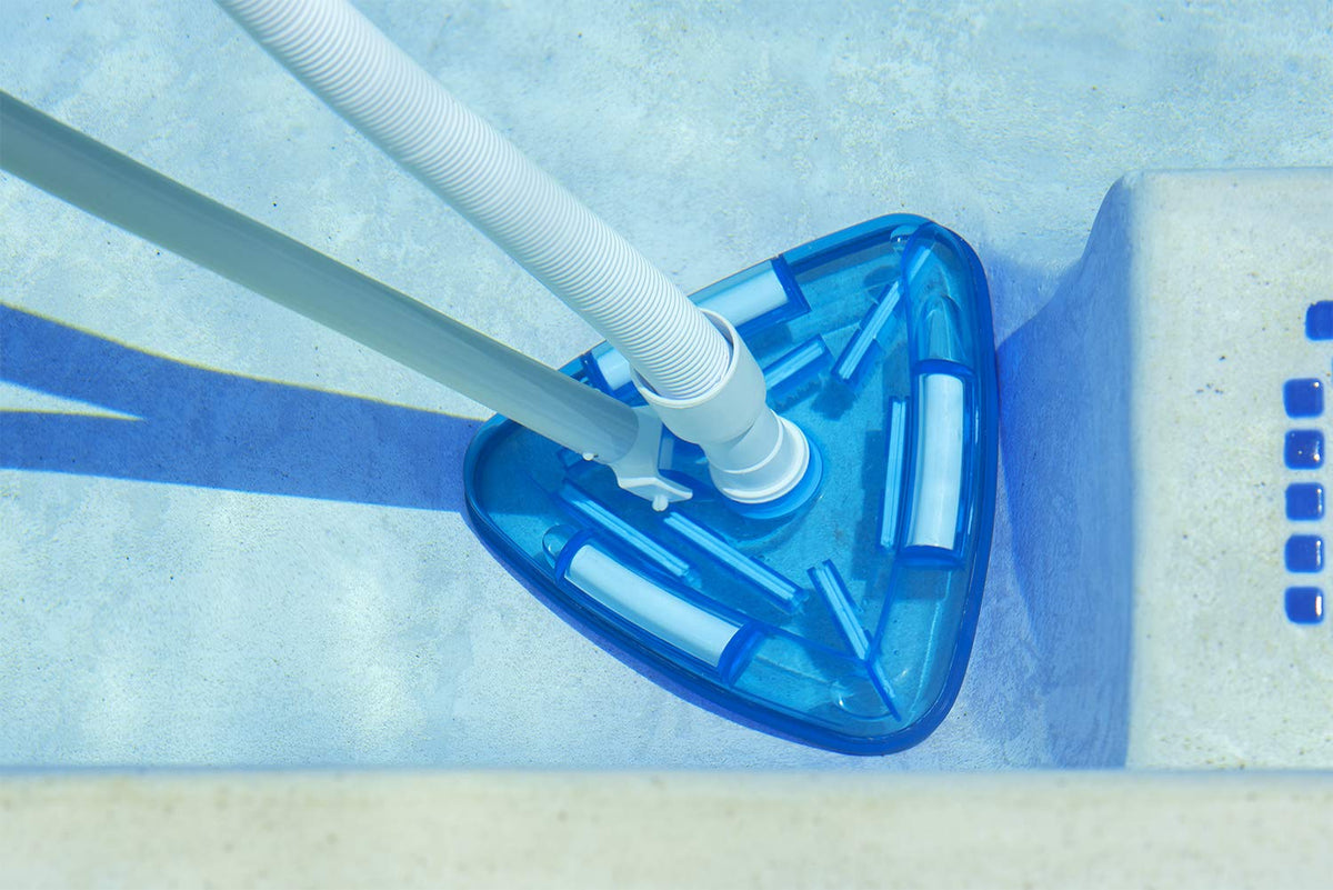 Poolmaster Aspiradora para Piscina con Revestimiento de Vinilo Triangular Transparente 27514, Color Azul