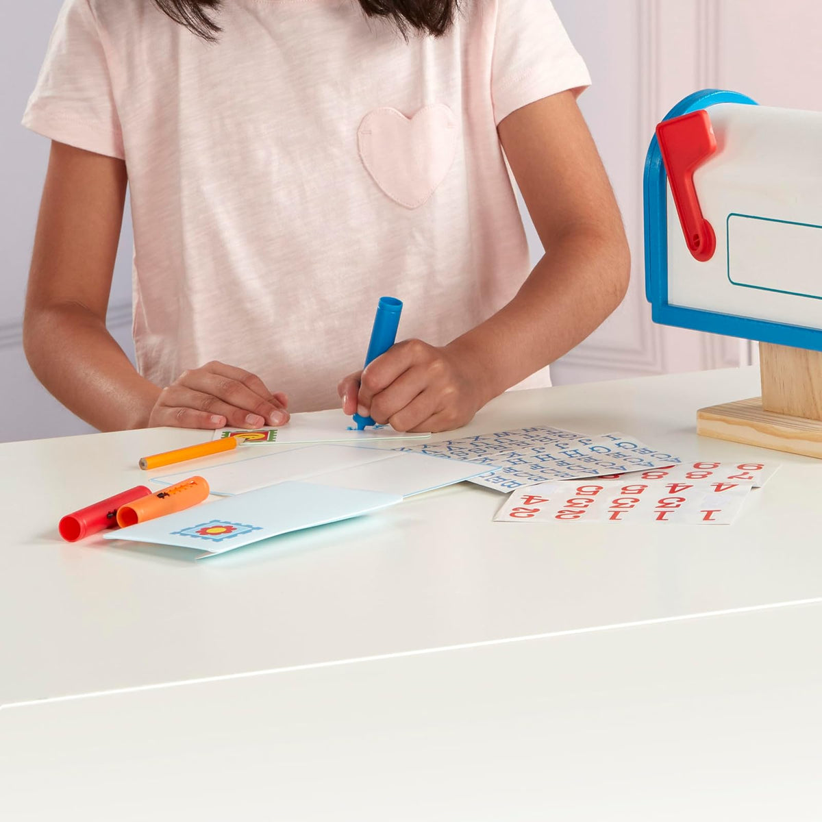 Melissa & Doug Mi propio juego de actividades de buzón de madera y juguete educativo