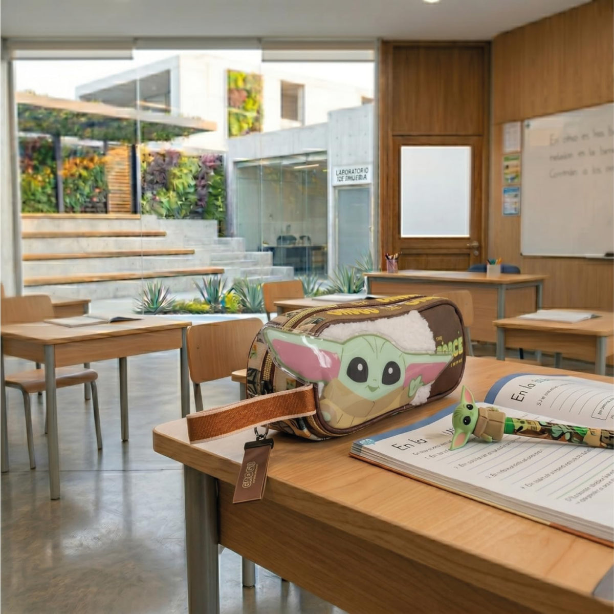 Ruz Lapicera Triple Infantil y Preescolar | The Mandalorian | 100% Poliéster | Estuche Escolar para Niños con 2 Compartimentos y Cierre de Cremallera | Recomendado desde 3 años