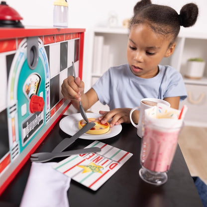 Melissa & Doug Juego de Restaurante Star Diner, Juego de Cocina, Dos en Uno, Juego de Imitación