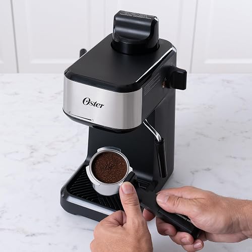 Oster Cafetera para Espresso y Cappuccino con Jarra de Vidrio | Tubo de vapor para espumar leche, con perilla de control, incluye cuchara medidora/aplanador, BVSTEM330