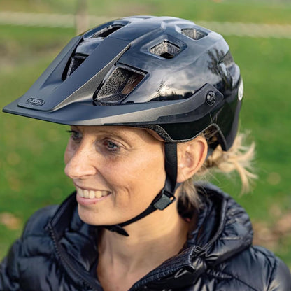 ABUS MTB Casco MoTrip - Casco de Bicicleta Robusto con Visera Ajustable en Altura para Ciclistas de montaña - Ajuste Individual - Unisex - Gris Brillante, L