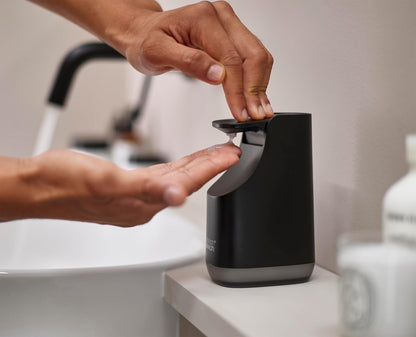 Joseph Joseph Dispensador de jabón Compacto Slim (Negro Mate)