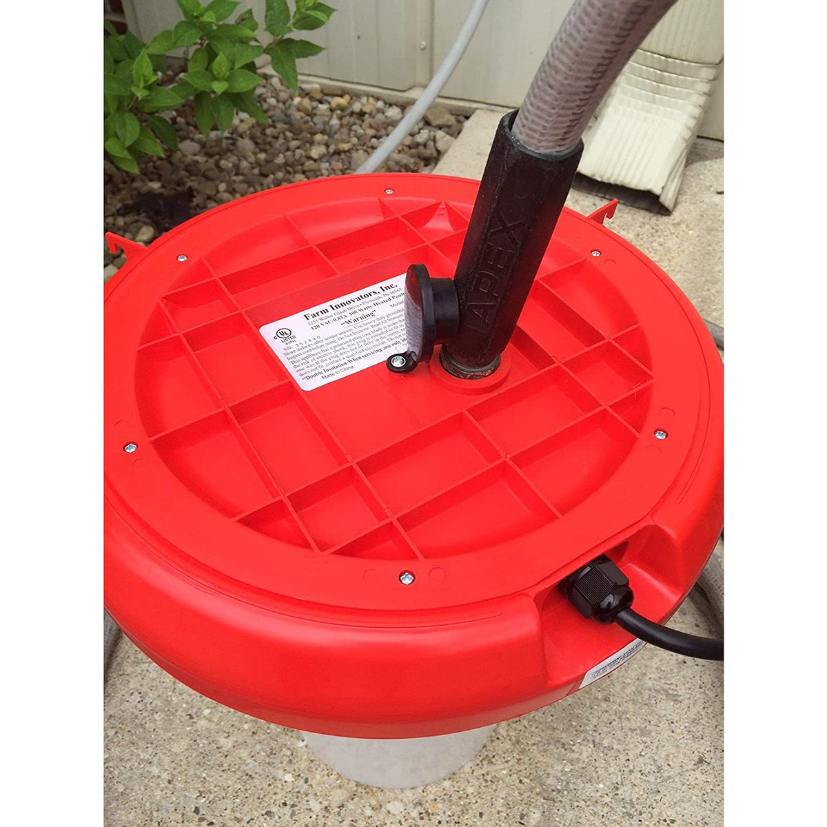 Farm Innovators Model HPF-100 All-Seasons Heated Plastic Poultry Fountain, 3 Gallon, 100-Watt