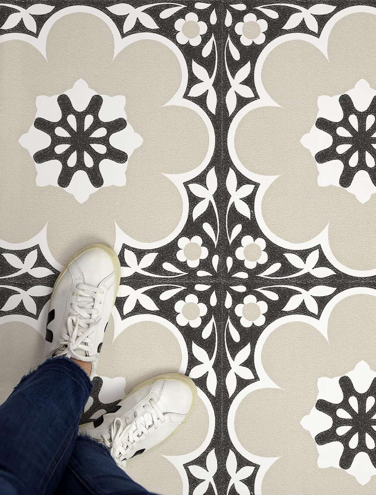 FloorPops - Azulejos de vinilo negro Daphne de 12 x 12 pulgadas (10 azulejos), (10 pies cuadrados/caja)