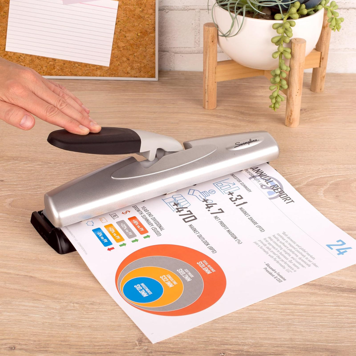 Swingline Perforadora de computadora, capacidad de perforación de 12 hojas, 2-3 agujeros, ajustable, LightTouch, negro/plateado (74026)