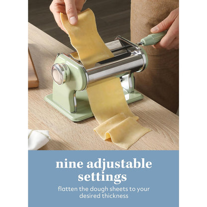 Sur La Table Kitchen Essential Va Bene - Máquina manual para hacer pasta de fideos con rodillos y cortadores, espaguetis, fettuccini, lasaña o bola de masa hervida, acero inoxidable/verde enebro