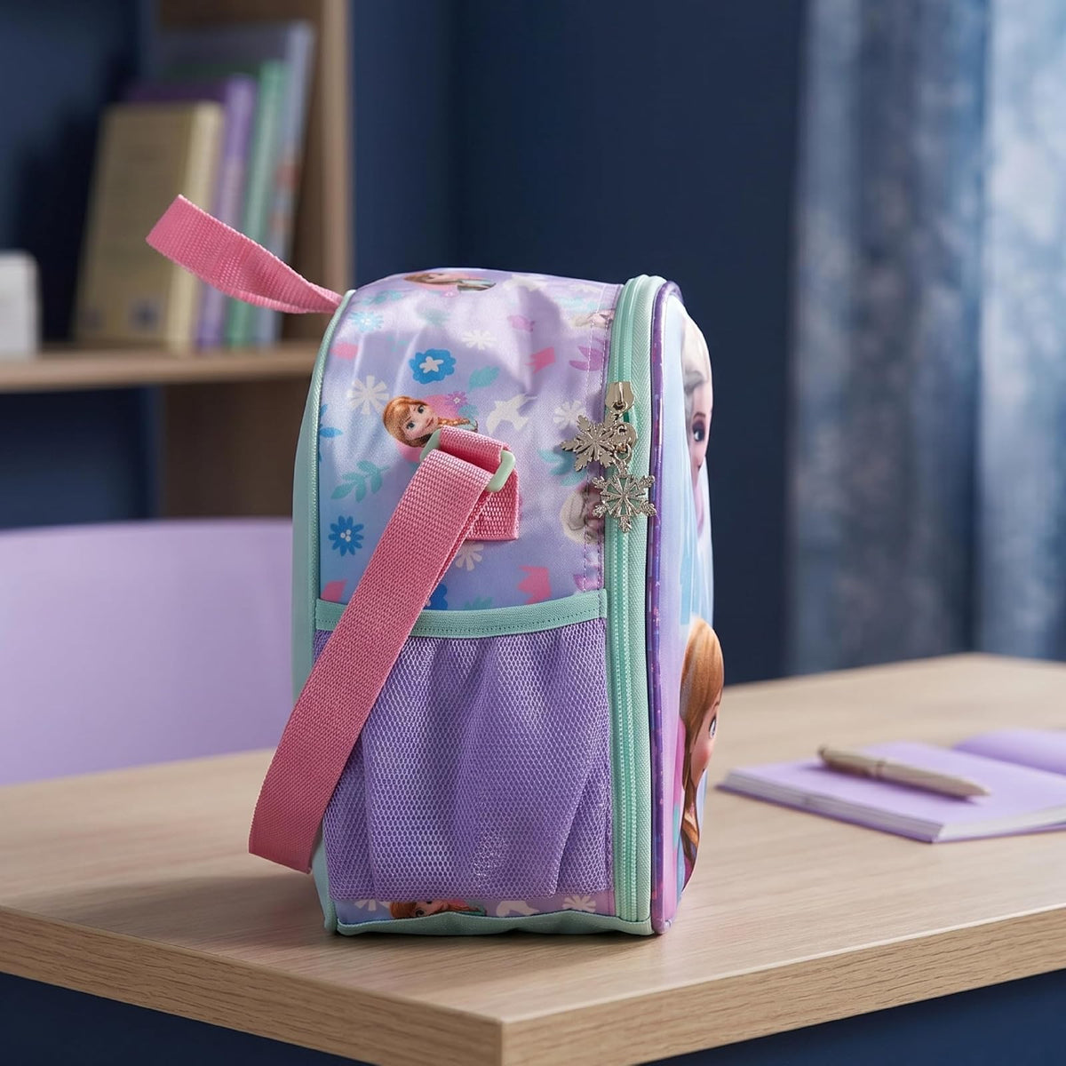 Ruz Lonchera Infantil y Preescolar | Frozen | 100% Poliéster Edición Premium Capacidad 3 Litros | Bolsa Escolar para Niños con Forro Interior y Cierre de Cremallera | Recomendado desde 3 años