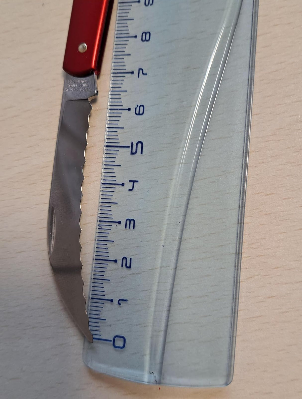 Victorinox Navaja Curva Dentada, Roja, 91 Milímetros