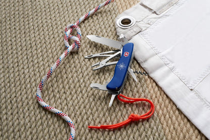Victorinox Skipper, color Azul, 111 mm, 18 Usos